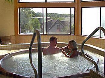 Weathervane Terrace Inn And Suites Charlevoix ภายนอก รูปภาพ