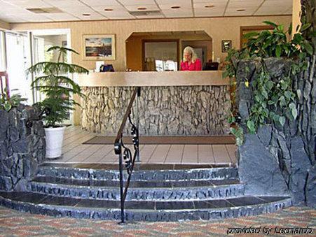Weathervane Terrace Inn And Suites Charlevoix ภายใน รูปภาพ