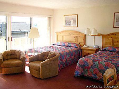 Weathervane Terrace Inn And Suites Charlevoix ห้อง รูปภาพ