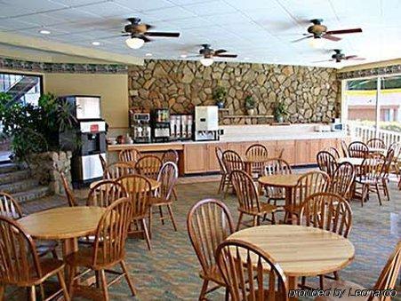 Weathervane Terrace Inn And Suites Charlevoix ร้านอาหาร รูปภาพ