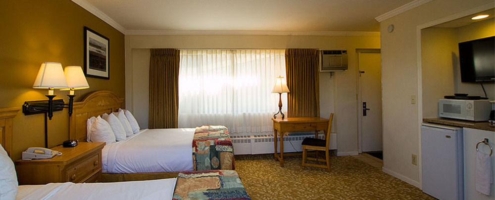 Weathervane Terrace Inn And Suites Charlevoix ภายนอก รูปภาพ